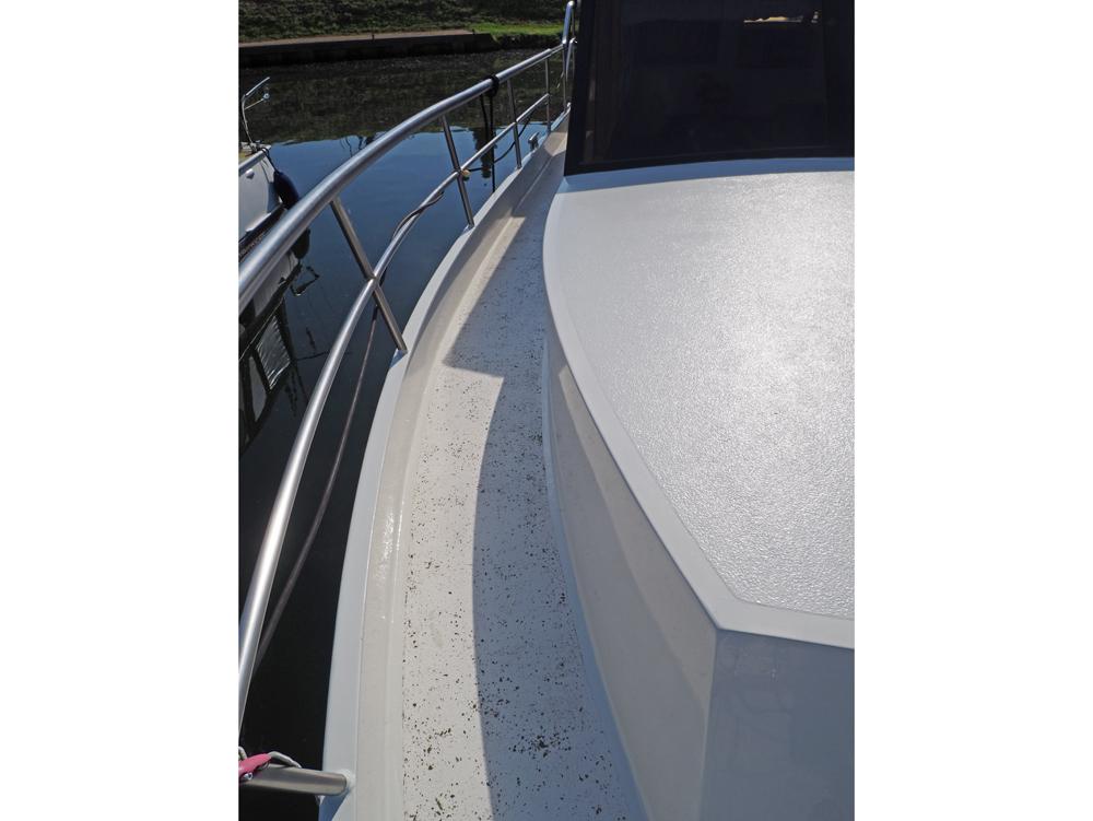  Deck equipment